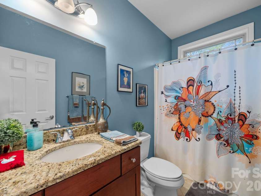 40 Mountain Shadows Drive, Leicester, NC 28748.  MLS# CAR4392638, YatesRealty ID 31563. 