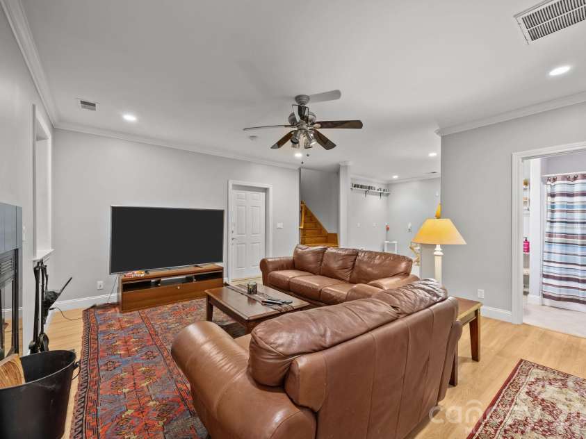 40 Mountain Shadows Drive, Leicester, NC 28748.  MLS# CAR4392638, YatesRealty ID 31563. 