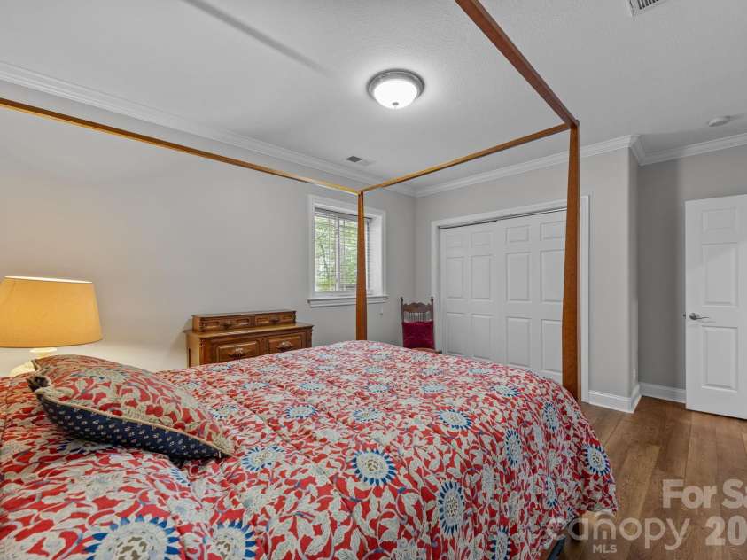 40 Mountain Shadows Drive, Leicester, NC 28748.  MLS# CAR4392638, YatesRealty ID 31563. 
