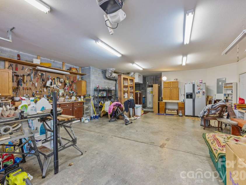 40 Mountain Shadows Drive, Leicester, NC 28748.  MLS# CAR4392638, YatesRealty ID 31563. 