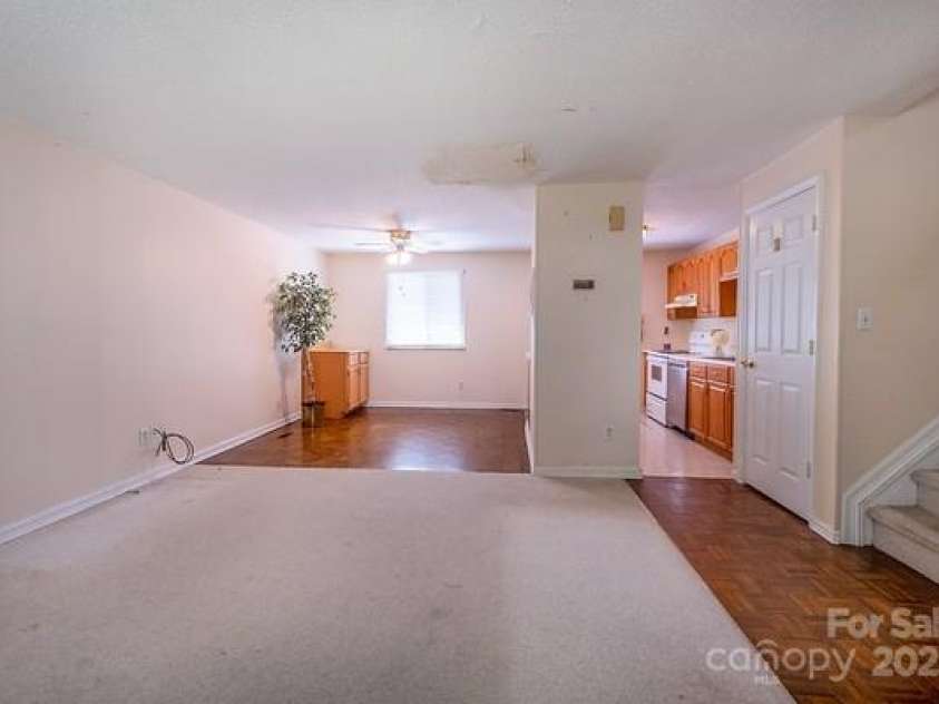 1216 Ogden Place, Charlotte, NC 28213.  MLS# CAR4281429, YatesRealty ID 31565. 