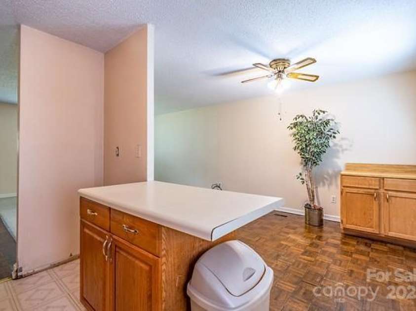 1216 Ogden Place, Charlotte, NC 28213.  MLS# CAR4281429, YatesRealty ID 31565. 