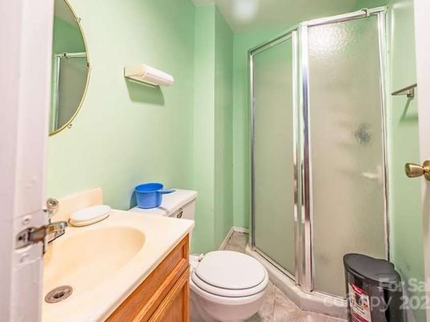 1216 Ogden Place, Charlotte, NC 28213.  MLS# CAR4281429, YatesRealty ID 31565. 