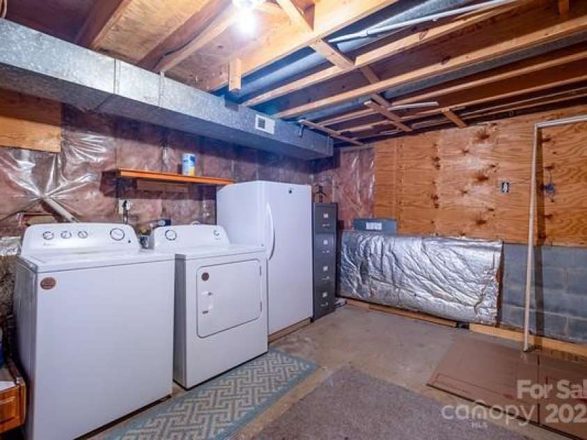 1216 Ogden Place, Charlotte, NC 28213.  MLS# CAR4281429, YatesRealty ID 31565. 