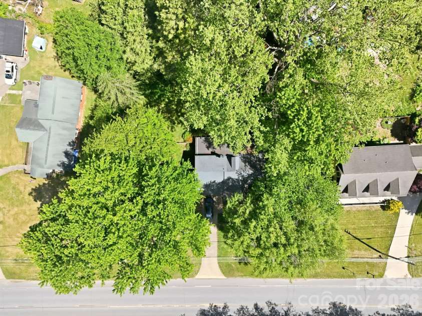 215 Old US 70 Highway, Black Mountain, NC 28711.  MLS# CAR4369511, YatesRealty ID 31565. 