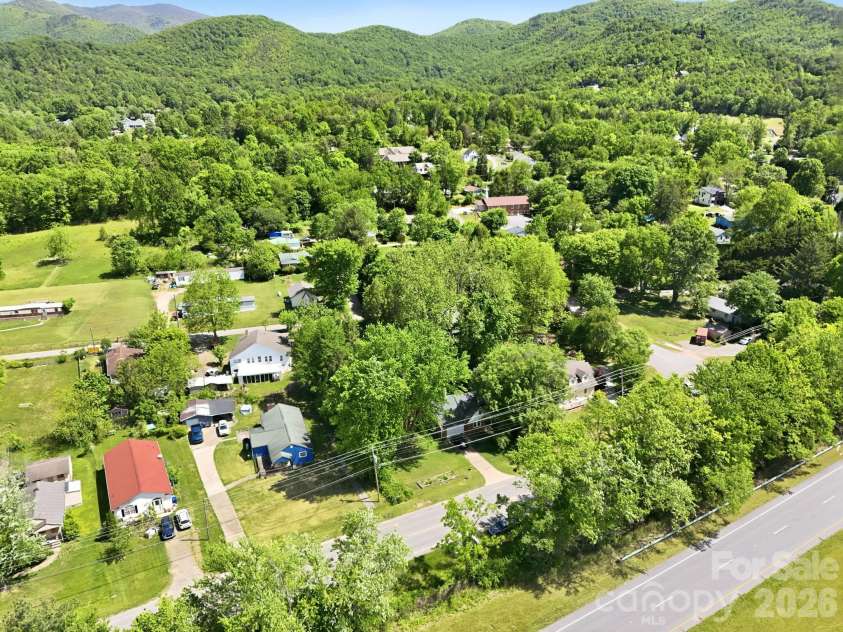 215 Old US 70 Highway, Black Mountain, NC 28711.  MLS# CAR4369511, YatesRealty ID 31565. 