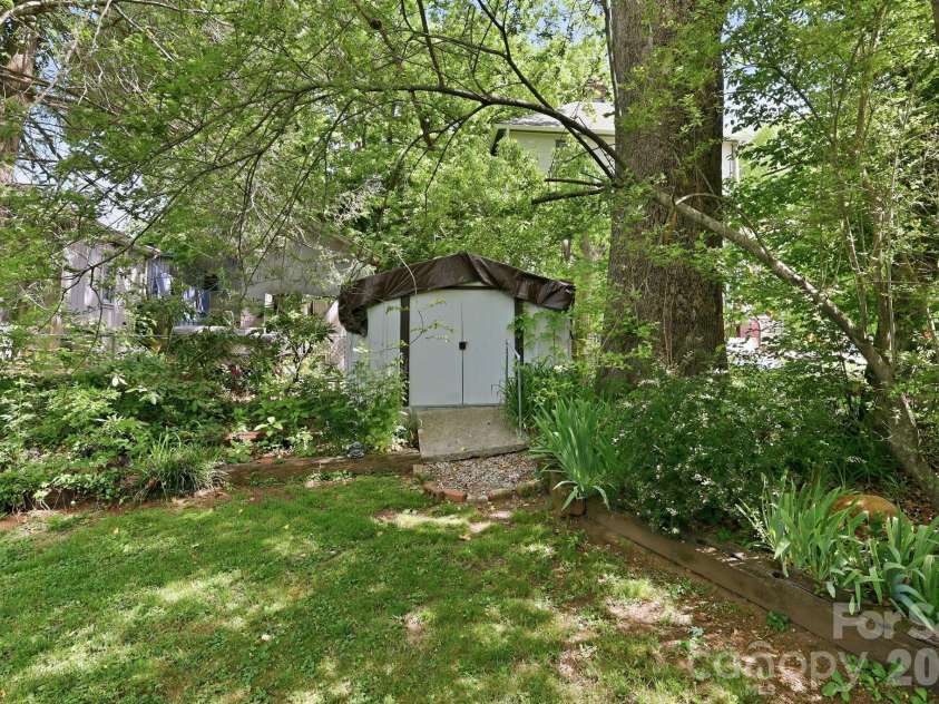 215 Old US 70 Highway, Black Mountain, NC 28711.  MLS# CAR4369511, YatesRealty ID 31565. Utility Shed