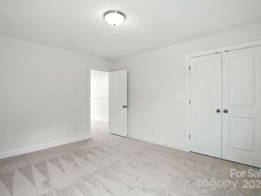 5119 Heathland Drive, Charlotte, NC 28215.  MLS# CAR4285481, YatesRealty ID 31566. 