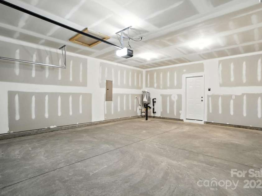 5119 Heathland Drive, Charlotte, NC 28215.  MLS# CAR4285481, YatesRealty ID 31566. 