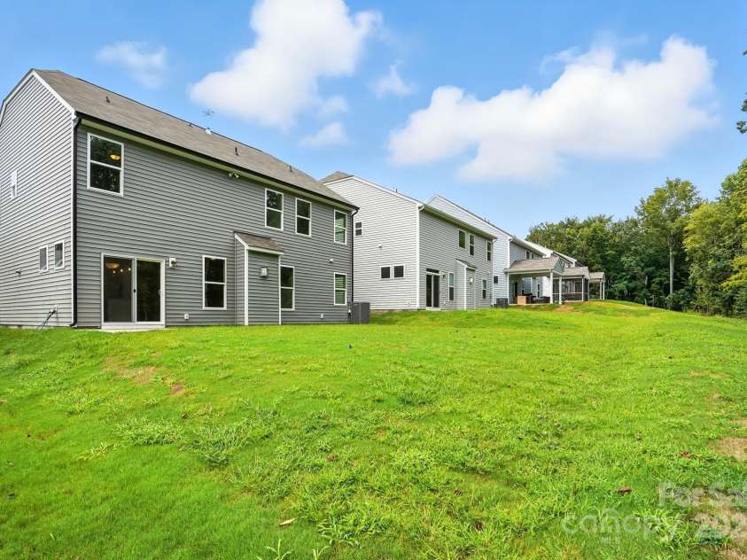 5119 Heathland Drive, Charlotte, NC 28215.  MLS# CAR4285481, YatesRealty ID 31566. 