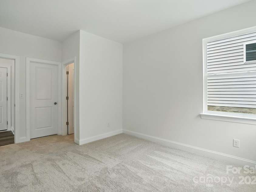 5119 Heathland Drive, Charlotte, NC 28215.  MLS# CAR4285481, YatesRealty ID 31566. 