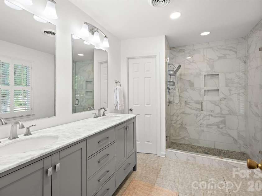 2726 Wamath Drive, Charlotte, NC 28210.  MLS# CAR4392093, YatesRealty ID 31567. 