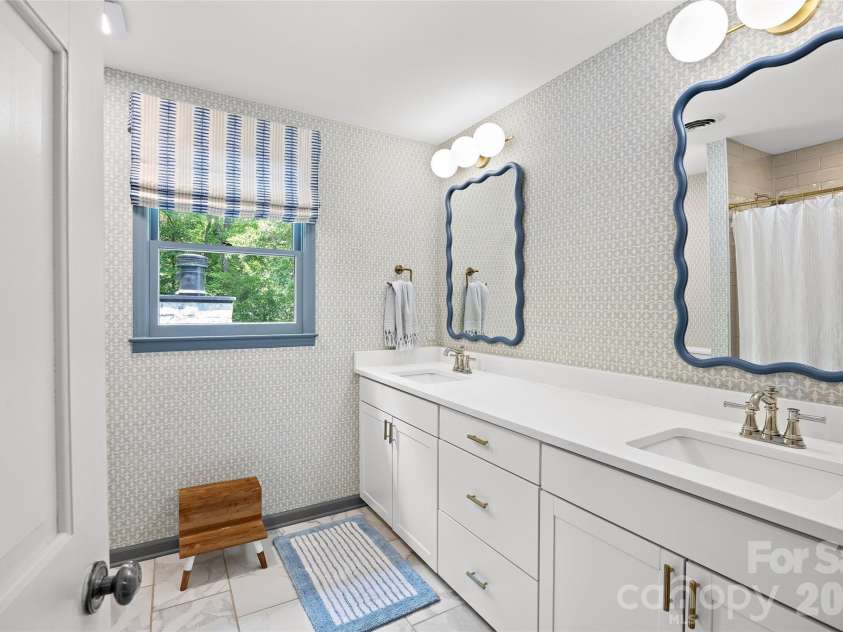 2726 Wamath Drive, Charlotte, NC 28210.  MLS# CAR4392093, YatesRealty ID 31567. 