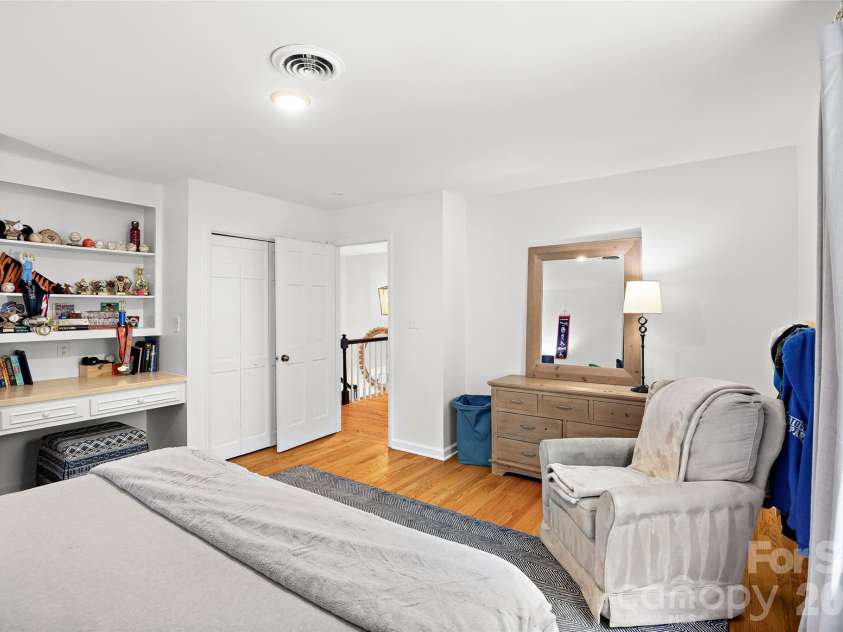 2726 Wamath Drive, Charlotte, NC 28210.  MLS# CAR4392093, YatesRealty ID 31567. 