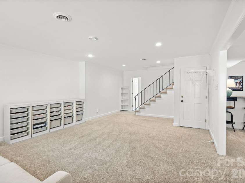 2726 Wamath Drive, Charlotte, NC 28210.  MLS# CAR4392093, YatesRealty ID 31567. 