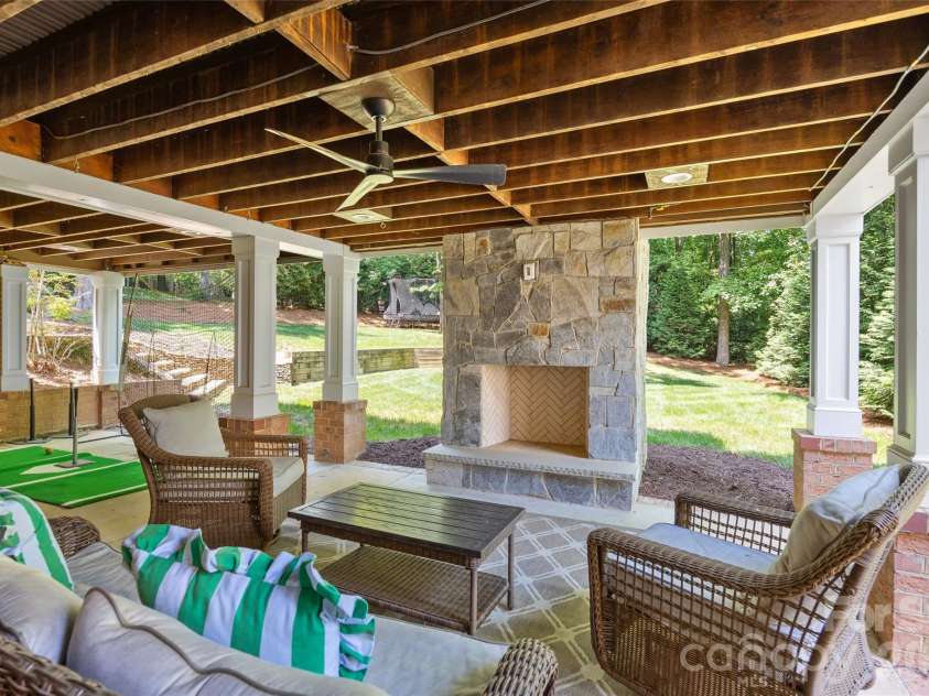 2726 Wamath Drive, Charlotte, NC 28210.  MLS# CAR4392093, YatesRealty ID 31567. 