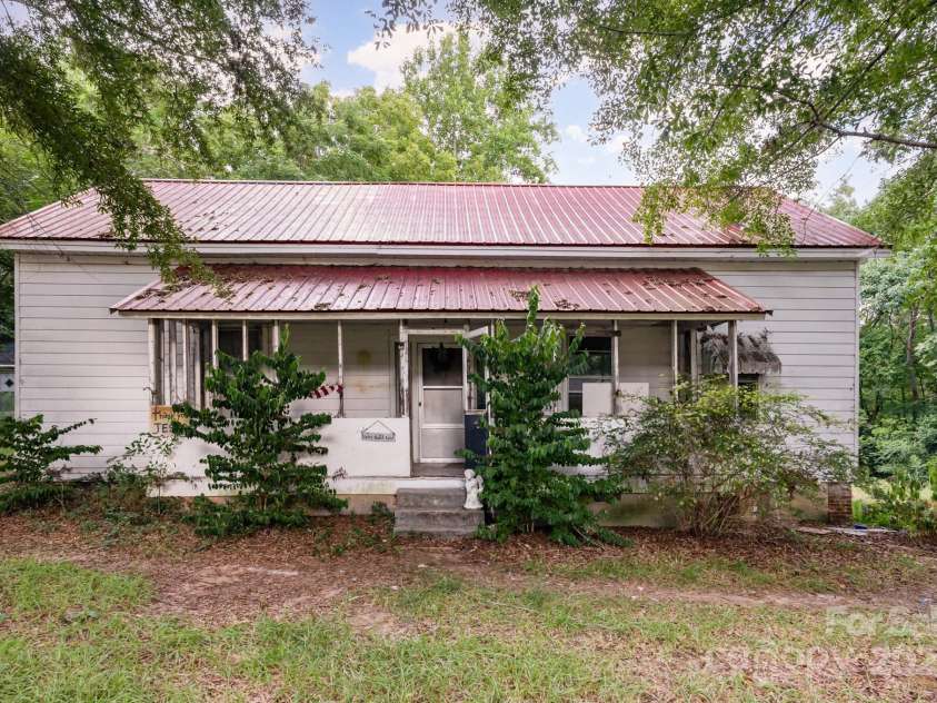 4716 Walnut Street, Hickory Grove, SC 29717.  MLS# CAR4286566, YatesRealty ID 31568. 