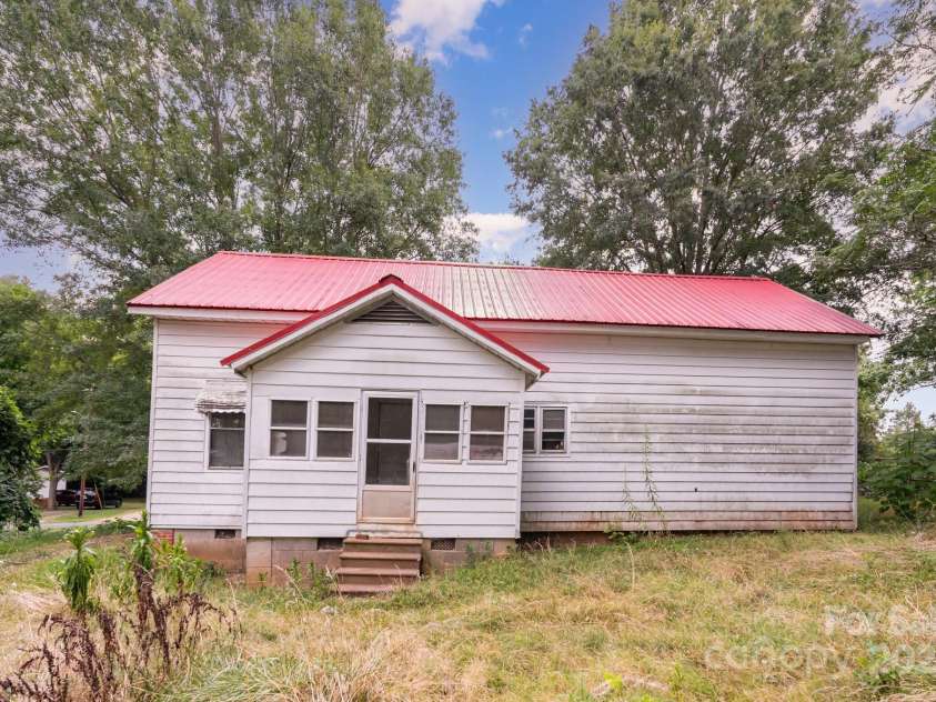 4716 Walnut Street, Hickory Grove, SC 29717.  MLS# CAR4286566, YatesRealty ID 31568. 