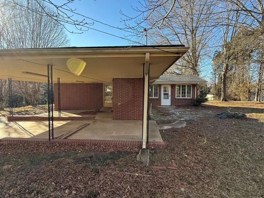 315 Brookwood Drive, Salisbury, NC 28146.  MLS# CAR4335699, YatesRealty ID 3157. 