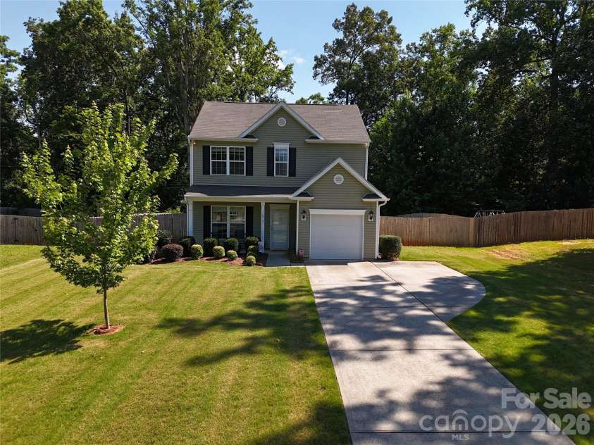 10731 Forest Drive, Matthews, NC 28105.  MLS# CAR4393016, YatesRealty ID 31571. 