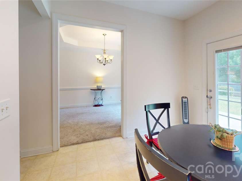 10731 Forest Drive, Matthews, NC 28105.  MLS# CAR4393016, YatesRealty ID 31571. 