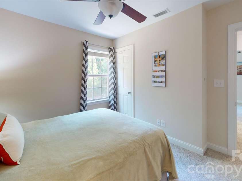 10731 Forest Drive, Matthews, NC 28105.  MLS# CAR4393016, YatesRealty ID 31571. 