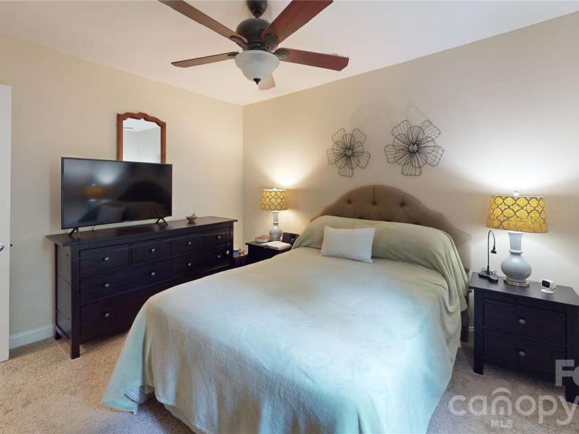 10731 Forest Drive, Matthews, NC 28105.  MLS# CAR4393016, YatesRealty ID 31571. 