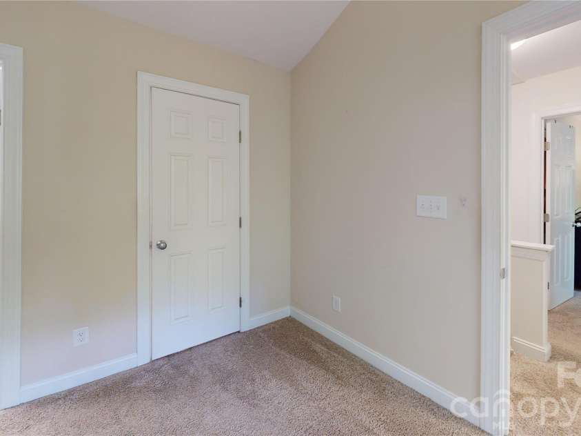 10731 Forest Drive, Matthews, NC 28105.  MLS# CAR4393016, YatesRealty ID 31571. 