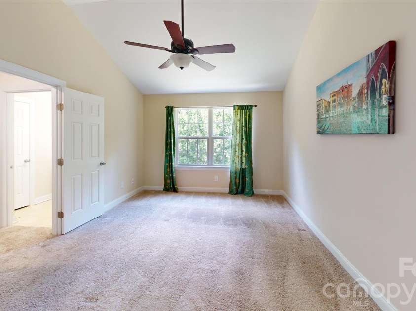 10731 Forest Drive, Matthews, NC 28105.  MLS# CAR4393016, YatesRealty ID 31571. 