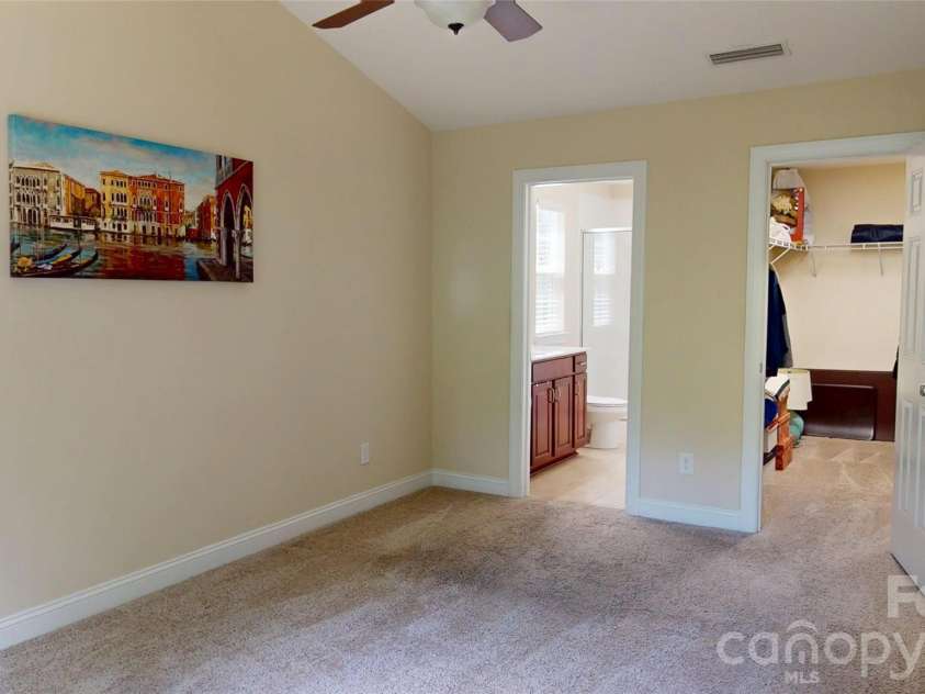 10731 Forest Drive, Matthews, NC 28105.  MLS# CAR4393016, YatesRealty ID 31571. 