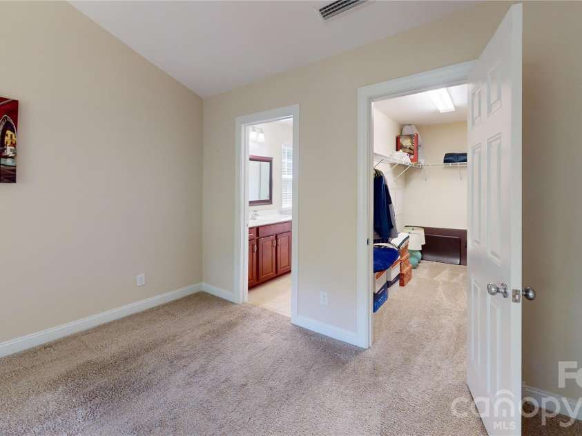 10731 Forest Drive, Matthews, NC 28105.  MLS# CAR4393016, YatesRealty ID 31571. 