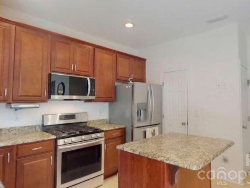 10731 Forest Drive, Matthews, NC 28105.  MLS# CAR4393016, YatesRealty ID 31571. 