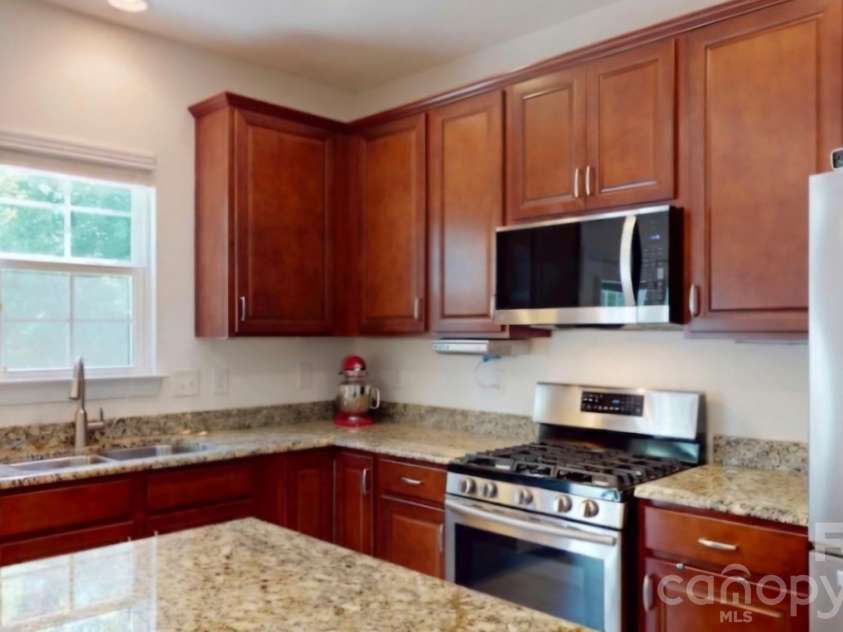 10731 Forest Drive, Matthews, NC 28105.  MLS# CAR4393016, YatesRealty ID 31571. 