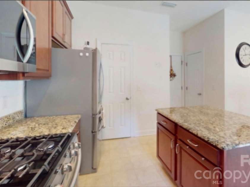 10731 Forest Drive, Matthews, NC 28105.  MLS# CAR4393016, YatesRealty ID 31571. 