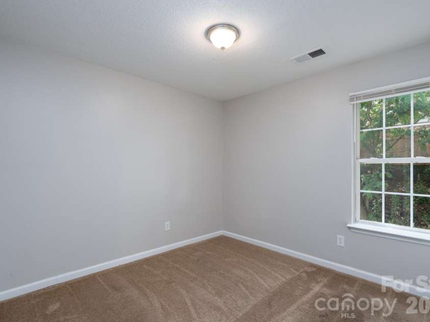 8016 Bronze Pike Drive, Charlotte, NC 28273.  MLS# CAR4394871, YatesRealty ID 31572. 