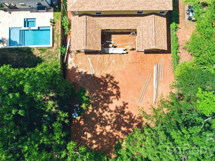 2621 Springway Drive, Charlotte, NC 28205.  MLS# CAR4318693, YatesRealty ID 31573. 