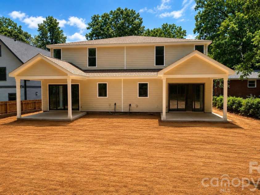 2621 Springway Drive, Charlotte, NC 28205.  MLS# CAR4318693, YatesRealty ID 31573. 