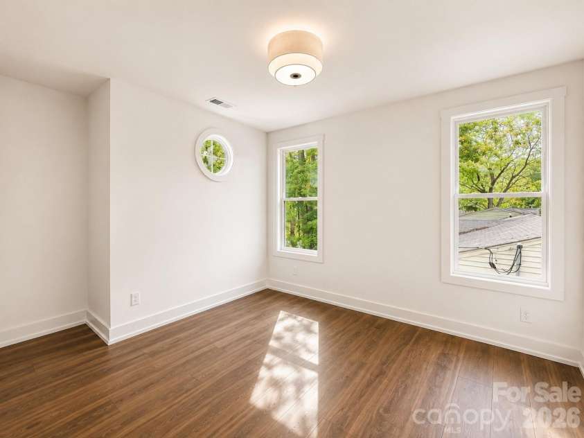 2621 Springway Drive, Charlotte, NC 28205.  MLS# CAR4318693, YatesRealty ID 31573. 