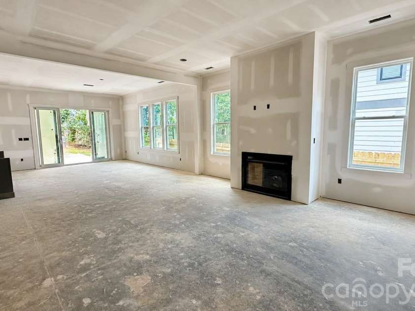 2621 Springway Drive, Charlotte, NC 28205.  MLS# CAR4393500, YatesRealty ID 31573. 