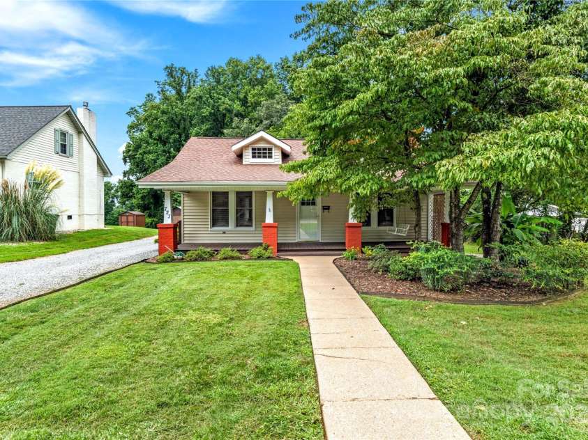 723 Elk Spur Street, Elkin, NC 28621.  MLS# CAR4290338, YatesRealty ID 31575. 