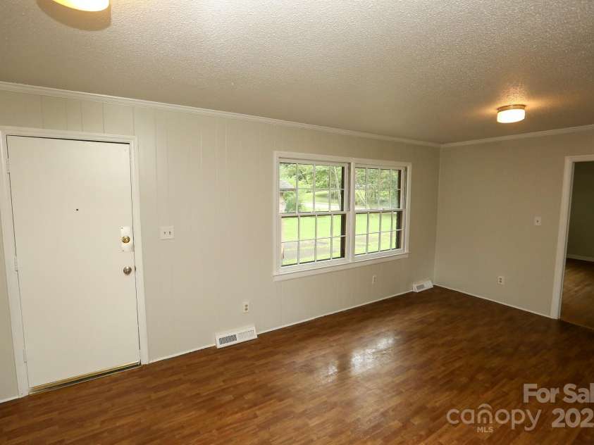 101 Hemlock Drive, Salisbury, NC 28147.  MLS# CAR4290165, YatesRealty ID 31576. 