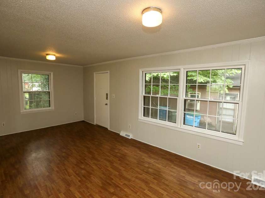 101 Hemlock Drive, Salisbury, NC 28147.  MLS# CAR4290165, YatesRealty ID 31576. 