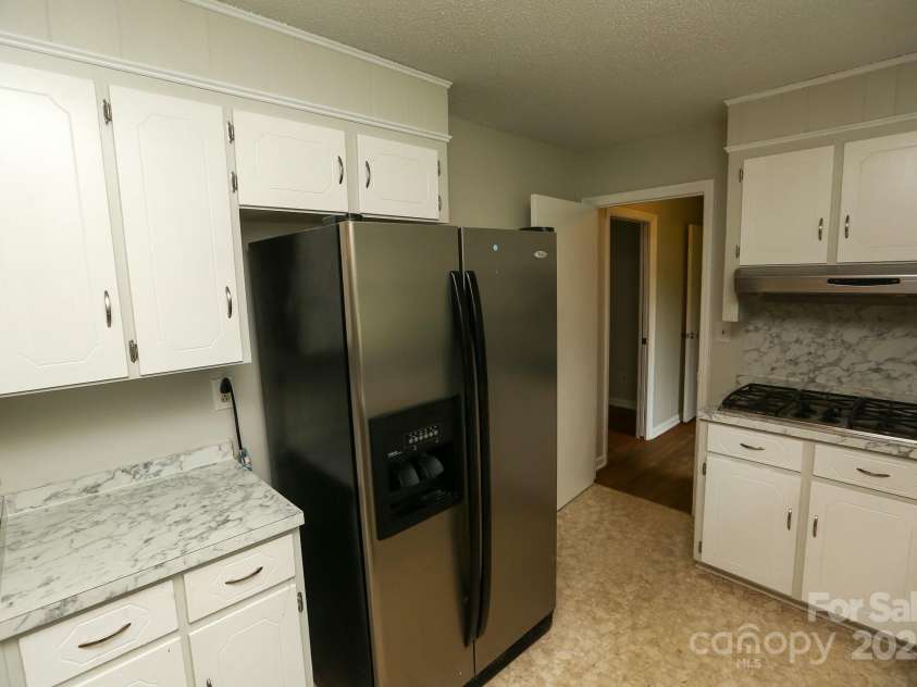 101 Hemlock Drive, Salisbury, NC 28147.  MLS# CAR4290165, YatesRealty ID 31576. 