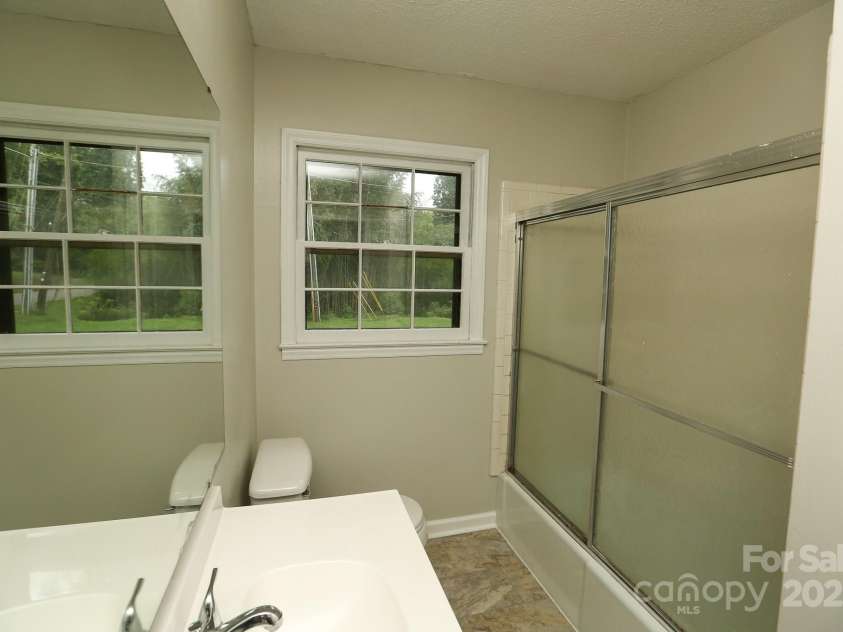 101 Hemlock Drive, Salisbury, NC 28147.  MLS# CAR4290165, YatesRealty ID 31576. 