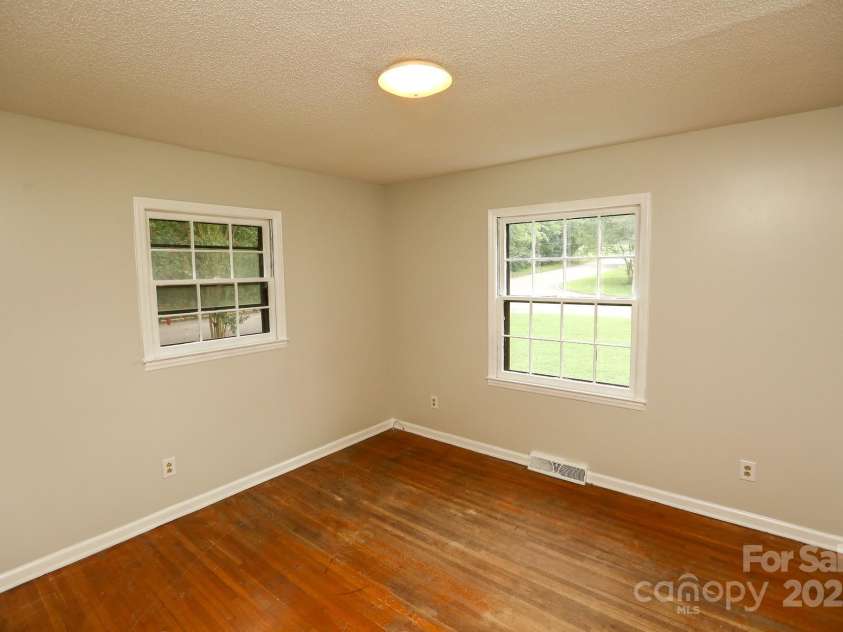 101 Hemlock Drive, Salisbury, NC 28147.  MLS# CAR4290165, YatesRealty ID 31576. 