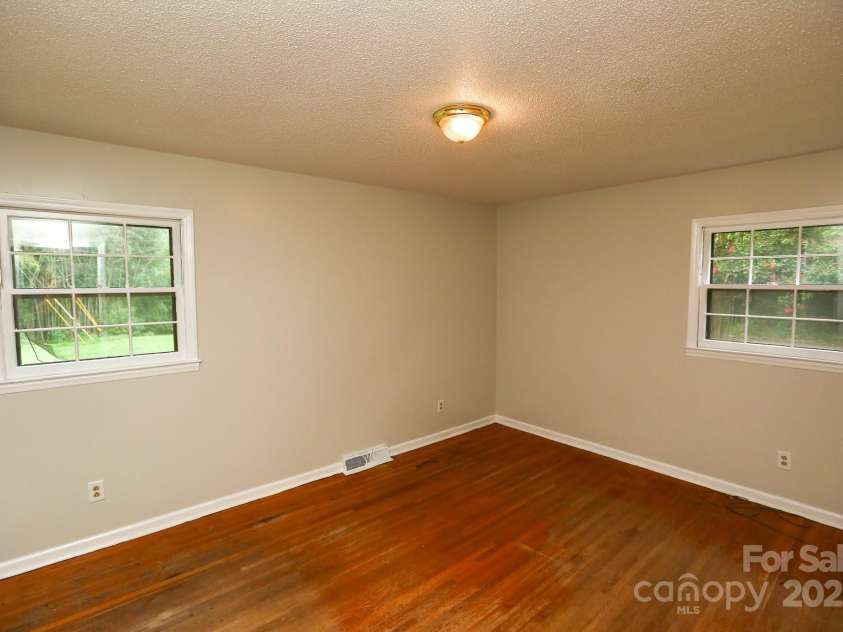 101 Hemlock Drive, Salisbury, NC 28147.  MLS# CAR4290165, YatesRealty ID 31576. 