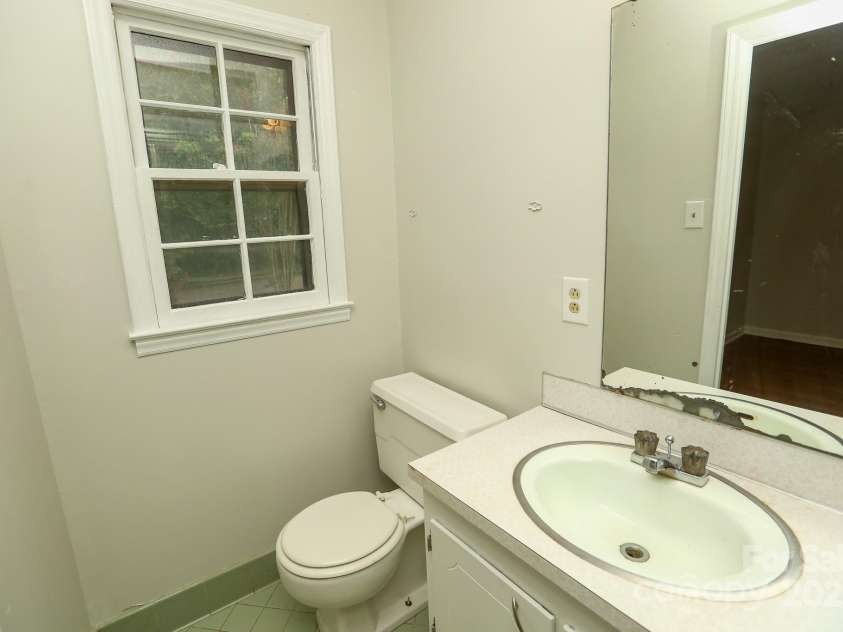 101 Hemlock Drive, Salisbury, NC 28147.  MLS# CAR4290165, YatesRealty ID 31576. 