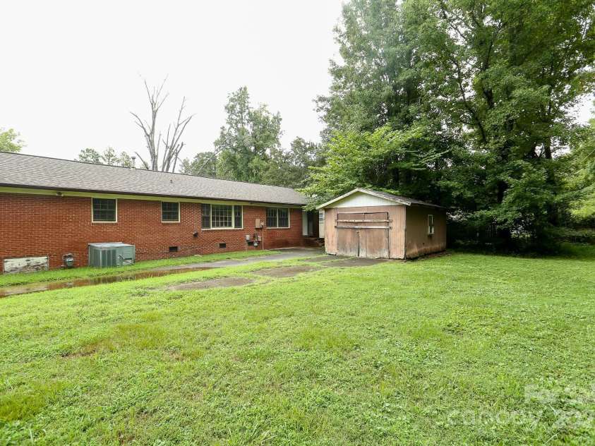 101 Hemlock Drive, Salisbury, NC 28147.  MLS# CAR4290165, YatesRealty ID 31576. 