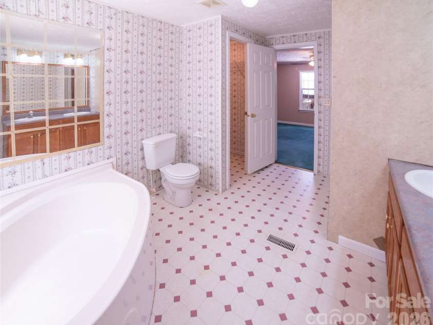 4862 Karen Court, Morganton, NC 28655.  MLS# CAR4392103, YatesRealty ID 31576. 