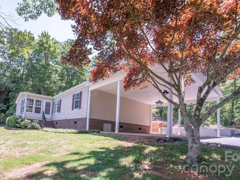 4862 Karen Court, Morganton, NC 28655.  MLS# CAR4392103, YatesRealty ID 31576. 